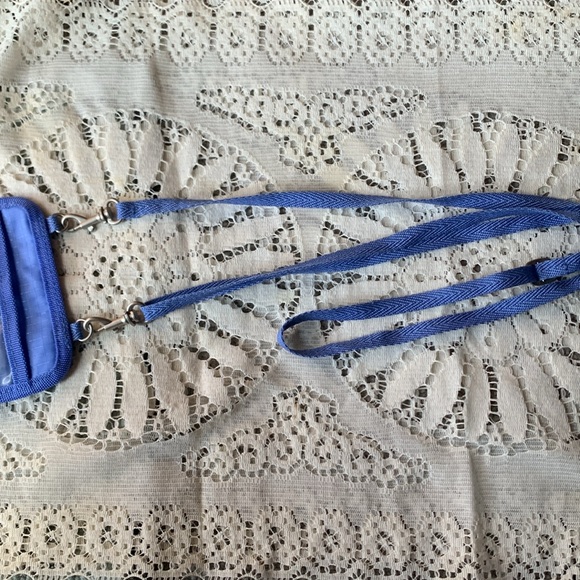 Baggallini Crossbody passport travel wallet - Picture 3 of 4